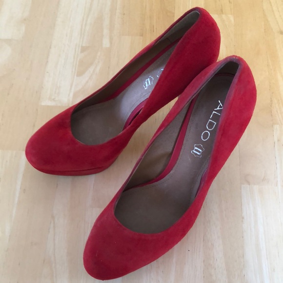 Shoes - Picture 2 of 4